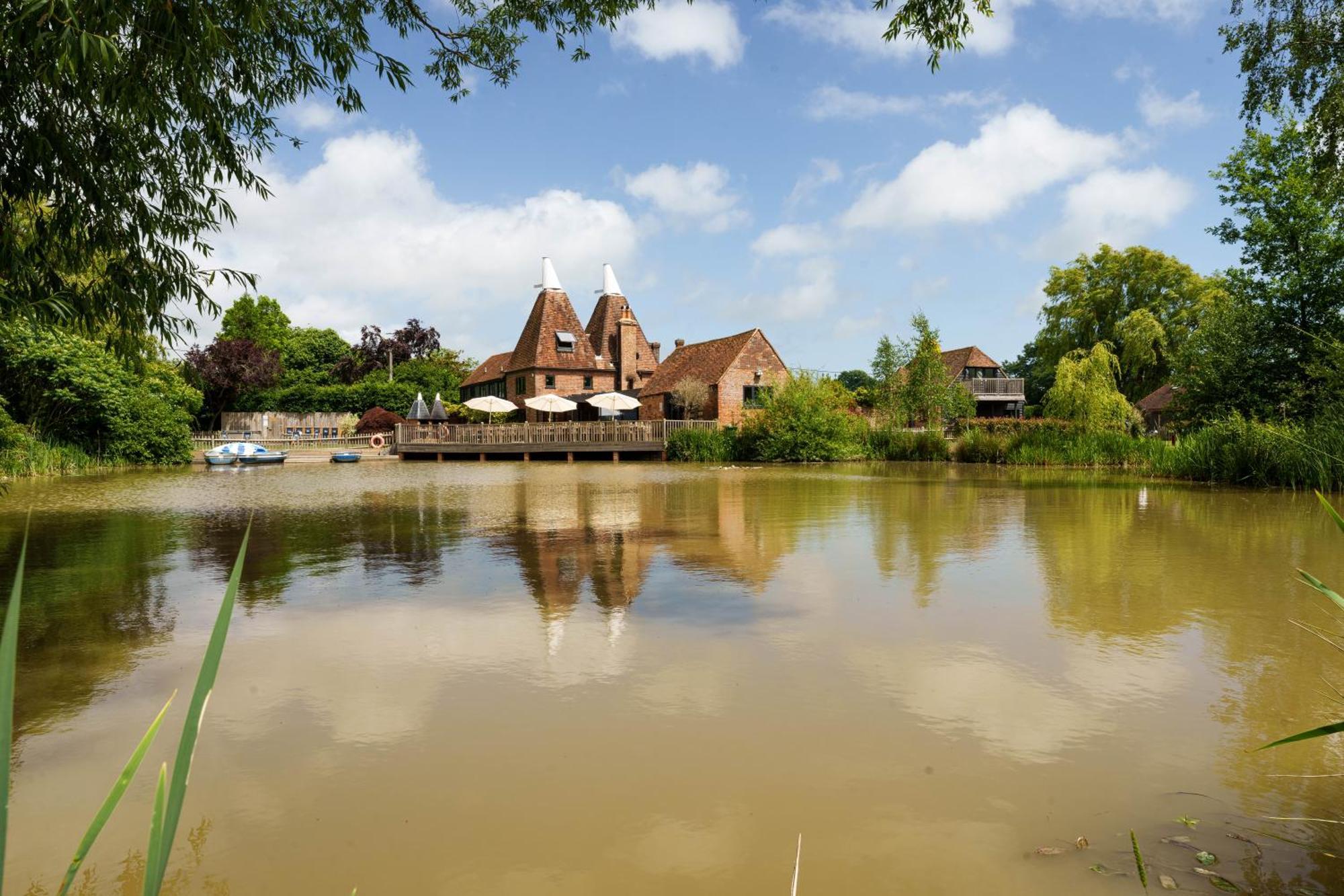 Vineyard Oast Sleeps 25 Villa Wavehorne Екстериор снимка