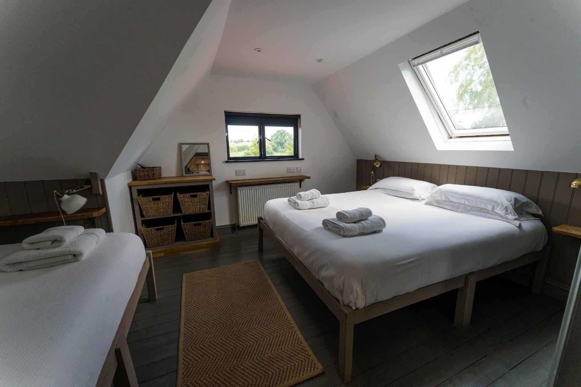 Vineyard Oast Sleeps 25 Villa Wavehorne Екстериор снимка