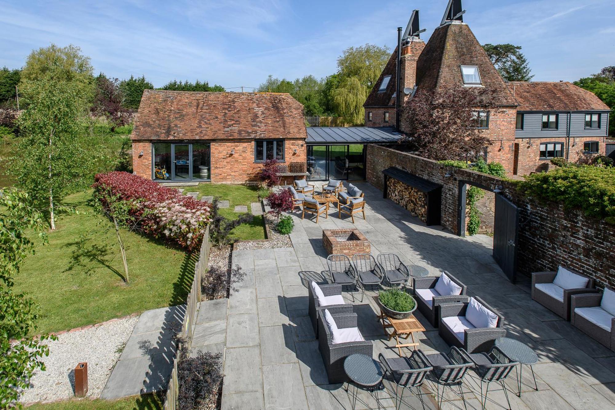 Vineyard Oast Sleeps 25 Villa Wavehorne Екстериор снимка
